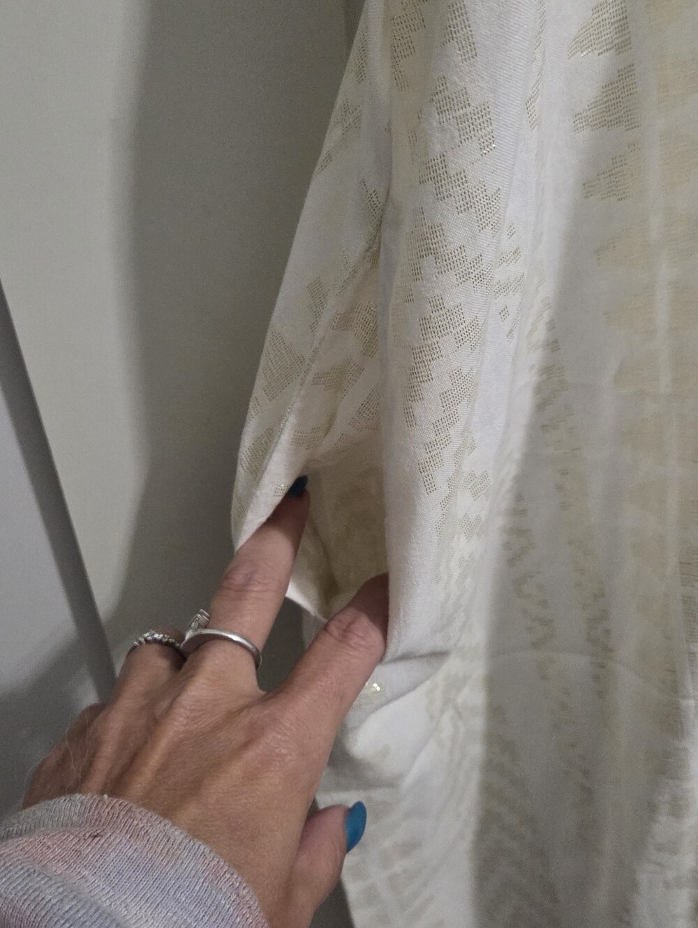 Elan cream textured slip with subtle metallic accents - Picture 5 of 10